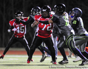 The Renegades defense amassed 14 tackles for a loss, including ones by veteran Boston defenders Roxy English (#72) and Vicky Eddy (#45)